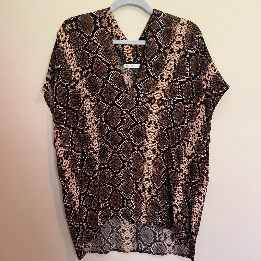 Karlie Snakeskin V Neck Top, Size M